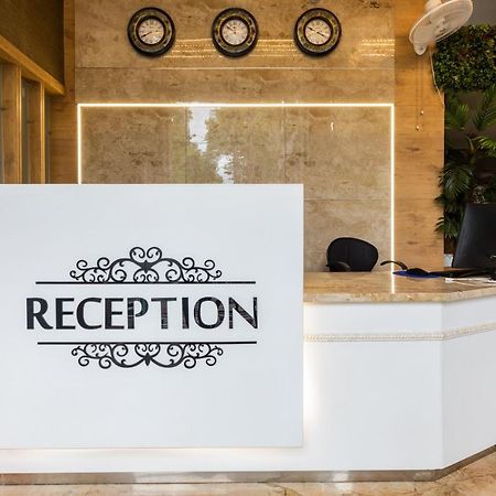 Capital O 47403 Hotel Manjeet Bhopal Exteriör bild