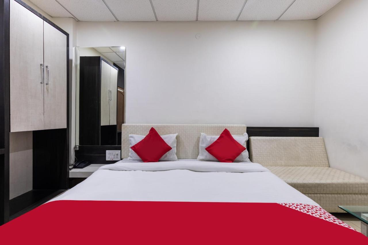 Capital O 47403 Hotel Manjeet Bhopal Exteriör bild
